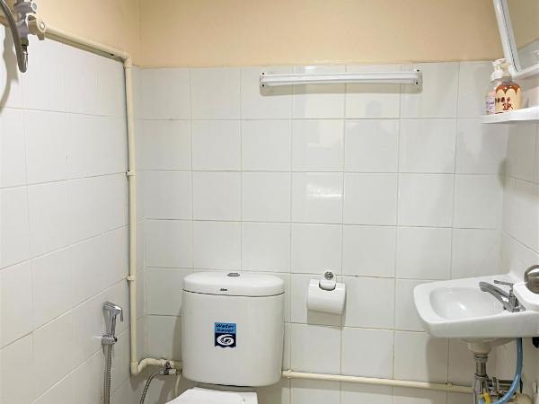 Golf-Sea-City Guest House : photo 10 de la chambre chambre lit queen-size avec balcon