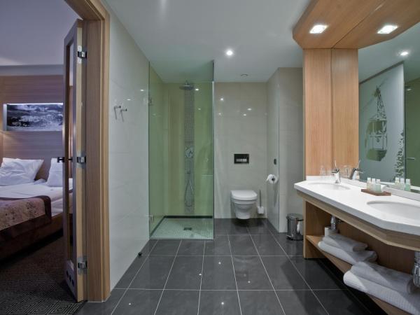 Grand Nosalowy Dwór : photo 4 de la chambre chambre double ou lits jumeaux standard avec balcon