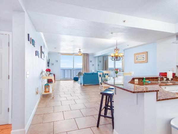 Beachfront Spacious Cozy Condo - Pools, Hot Hub, Spa - Walk to Pier Park in PCB : photo 2 de la chambre appartement - vue sur mer