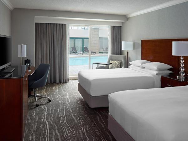 Halifax Marriott Harbourfront Hotel : photo 1 de la chambre chambre double avec 2 lits doubles - vue sur piscine
