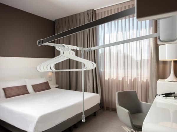 8Piuhotel : photo 8 de la chambre chambre double - accessible aux personnes à mobilité réduite 
