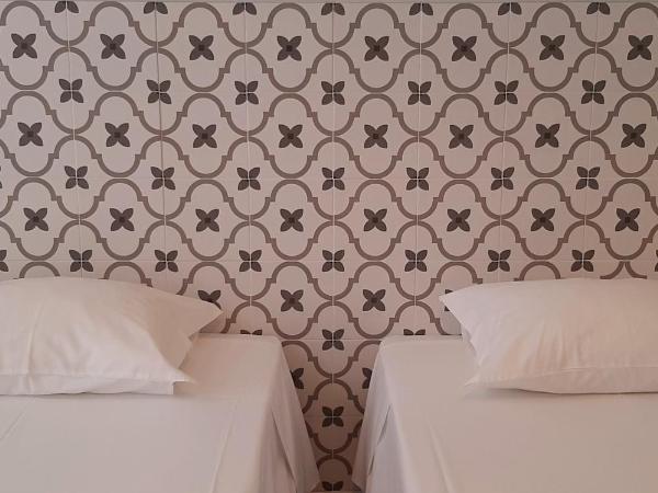 Hostel A Casa da Árvore : photo 4 de la chambre chambre double ou lits jumeaux avec salle de bains privative externe