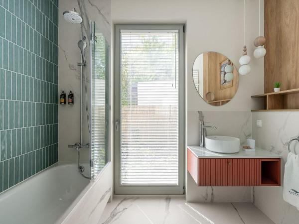 Baltic Wave Boutique Apartments with sauna and gym : photo 10 de la chambre two-bedroom superior suite with patio