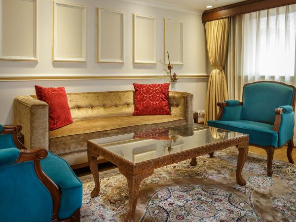 Hotel Shanker-Palatial Heritage Kathmandu : photo 3 de la chambre heritage suite - free airport transfers, early check-in & late check-out by 2 hrs