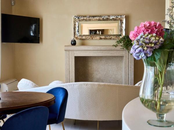 Agriturismo Borgonuovo : photo 6 de la chambre chambre double - vue sur jardin