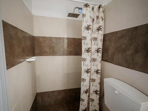 Hotel Thirasia : photo 10 de la chambre chambre quadruple avec balcon