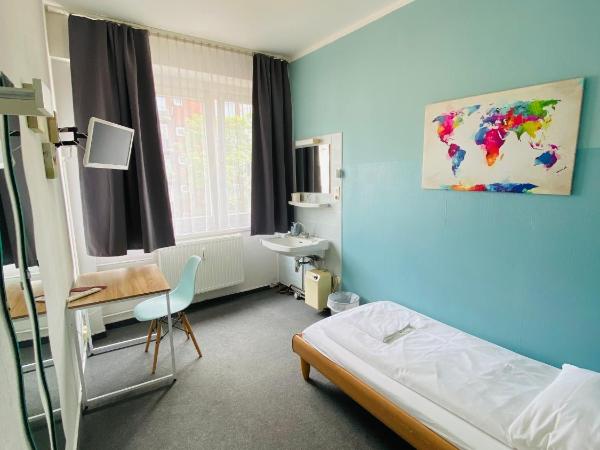 Hotel Schwarzer Bär : photo 5 de la chambre chambre simple avec salle de bains commune