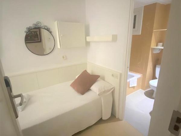 Hotel Hermes : photo 2 de la chambre chambre simple Économique intérieure