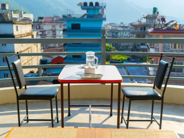 Hotel Pokhara Suites : photo 3 de la chambre chambre familiale deluxe