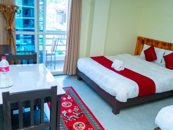 Hotel Pokhara Suites : photo 4 de la chambre chambre familiale deluxe