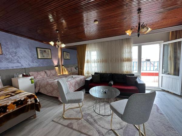 Life Inn Hotel : photo 1 de la chambre suite avec balcon