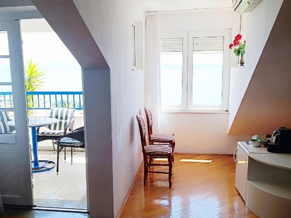 Rooms Lux : photo 4 de la chambre chambre double deluxe avec balcon - vue sur mer