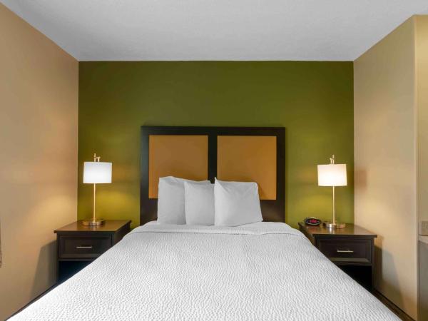 Suburban Studios Louisville East : photo 2 de la chambre efficiency queen room - non smoking