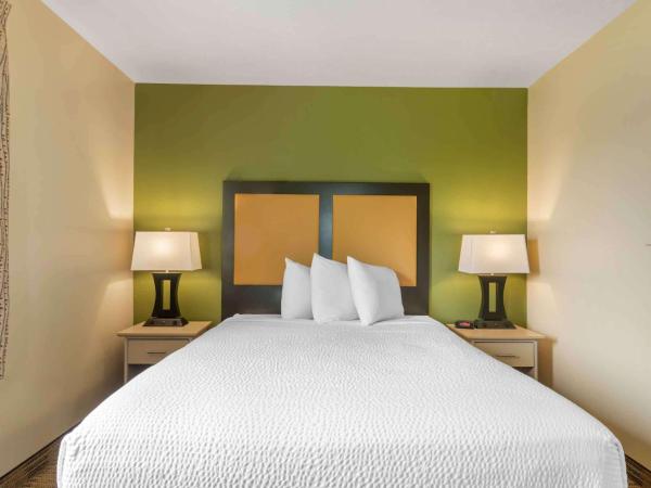 Suburban Studios Louisville East : photo 6 de la chambre efficiency queen room - non smoking