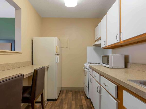 Suburban Studios Louisville East : photo 8 de la chambre efficiency queen room - non smoking