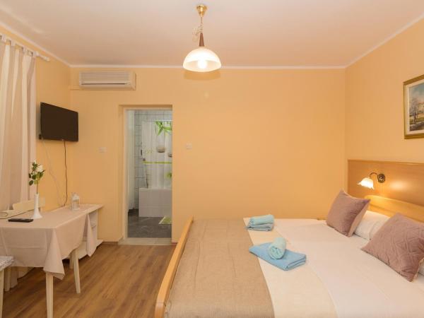 Apartments PALMA Bed & Breakfast : photo 5 de la chambre studio - vue sur mer