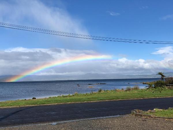 Lakeview Small Studio : photo 1 de la chambre grande villa