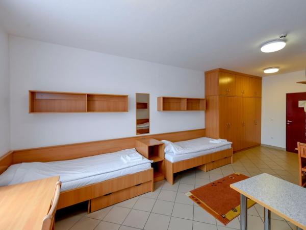 Campus Hotel : photo 2 de la chambre chambre triple Économique