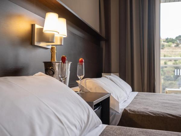 Hotel Rosamar Garden Resort 4* : photo 1 de la chambre chambre double avec lit d'appoint (2 adultes + 2 enfants)