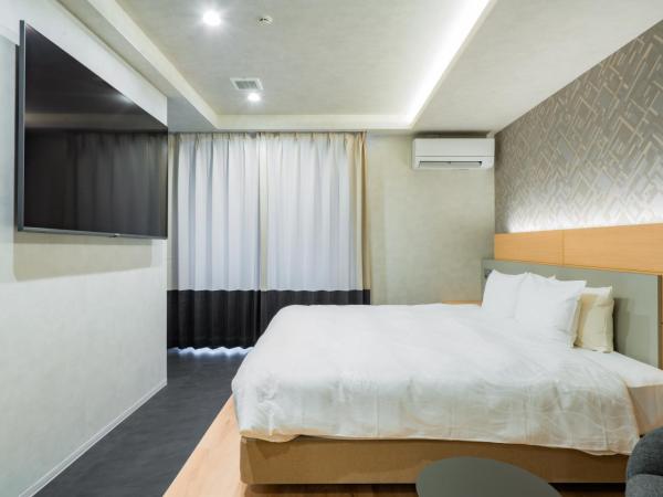 Randor Hotel Hiroshima Prestige : photo 6 de la chambre suite lit king-size avec balcon