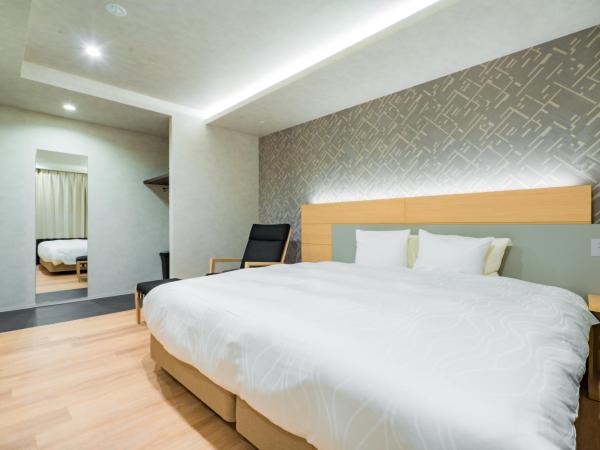 Randor Hotel Hiroshima Prestige : photo 7 de la chambre suite lit king-size avec balcon