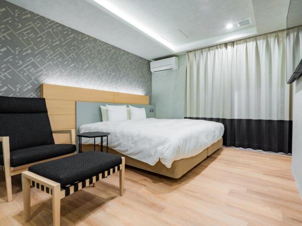 Randor Hotel Hiroshima Prestige : photo 3 de la chambre suite lit king-size avec balcon