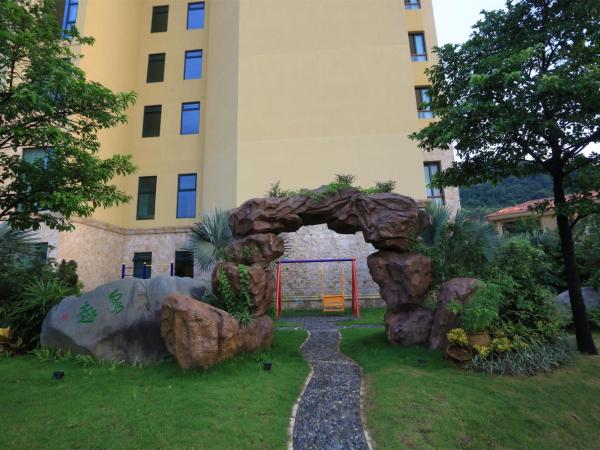 Regal Palace Resort & Spa : photo 5 de la chambre garden view hot spring king room