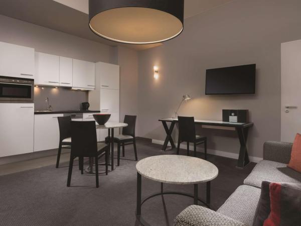 Adina Apartment Hotel Berlin Checkpoint Charlie : photo 5 de la chambre appartement 1 chambre