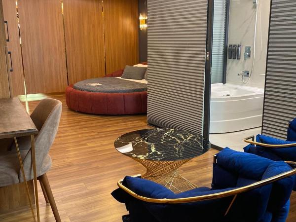 Gumus Palace Gungoren : photo 4 de la chambre chambre lit queen-size avec baignoire spa