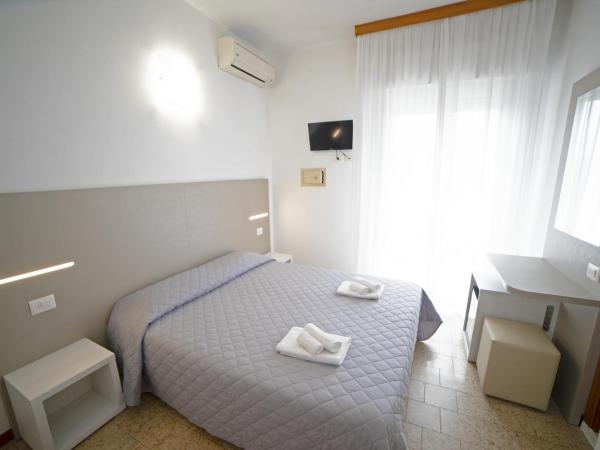 Hotel Ischia : photo 1 de la chambre chambre double deluxe avec balcon