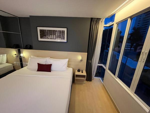 Arize Hotel Sukhumvit : photo 6 de la chambre hébergement d'angle de luxe 