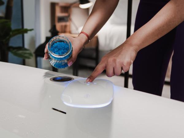 Armerun Heritage Hotel & Residences : photo 6 de la chambre chambre de luxe double ou lits jumeaux avec baignoire spa