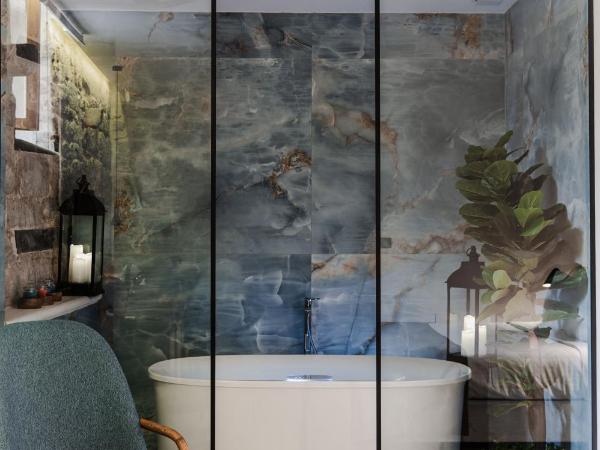 Armerun Heritage Hotel & Residences : photo 2 de la chambre chambre de luxe double ou lits jumeaux avec baignoire spa