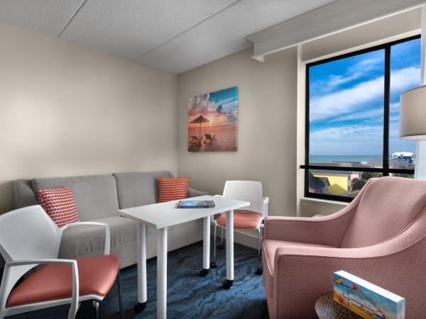 Surfside Beach Oceanfront Hotel : photo 3 de la chambre suite junior - vue sur océan