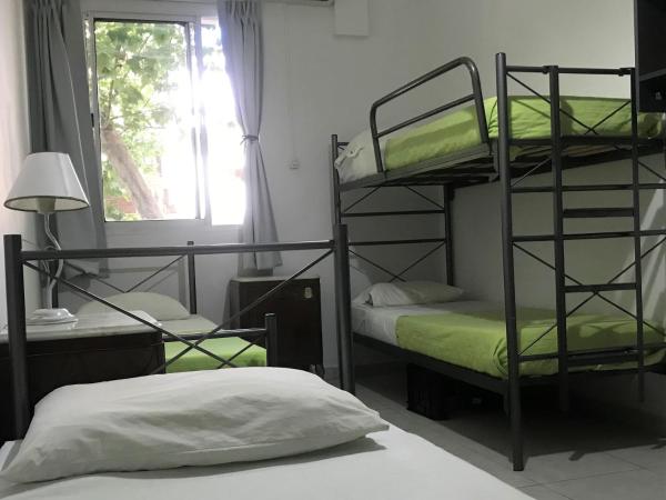 Reina Madre Hostel : photo 4 de la chambre lit dans dortoir pour femmes de 4 lits