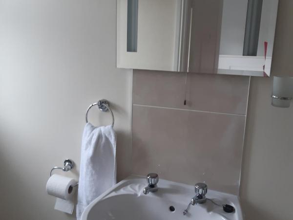 Green Acres Guesthouse- Accommodation Only : photo 4 de la chambre chambre lit king-size deluxe