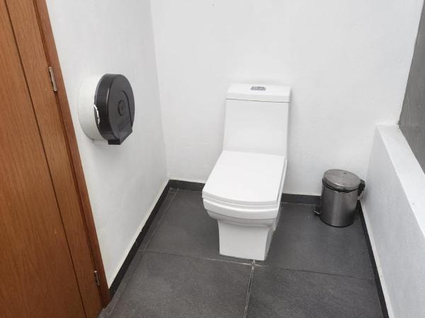 MOTEL PREMIER : photo 4 de la chambre grande chambre simple