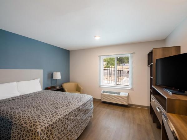 WoodSpring Suites Austin Central : photo 1 de la chambre chambre lit queen-size - non-fumeurs