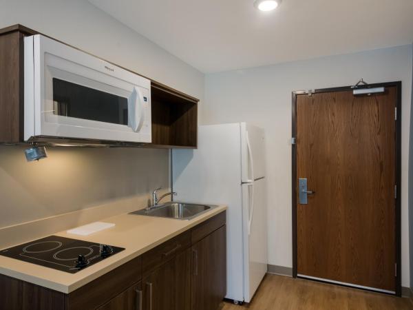 WoodSpring Suites Austin Central : photo 4 de la chambre chambre lit queen-size - non-fumeurs