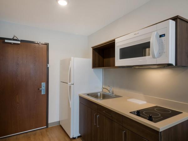 WoodSpring Suites Austin Central : photo 3 de la chambre chambre avec 2 lits queen-size - non-fumeurs