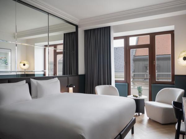 Almanac X Alcron Prague : photo 1 de la chambre chambre lit king-size almanac x avec balcon