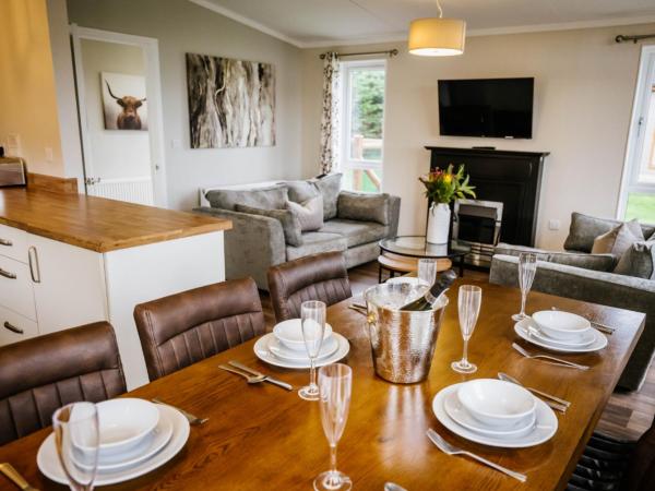 Ream Hills Holiday Park : photo 10 de la chambre maison de vacances pour 6 personnes avec bain à remous