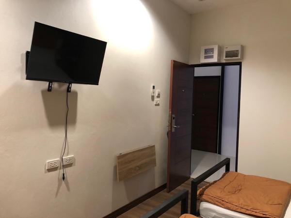 Thyme Xeriscape Hostel : photo 2 de la chambre chambre familiale