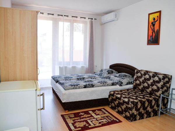 SovaApartman : photo 2 de la chambre chambre triple Économique