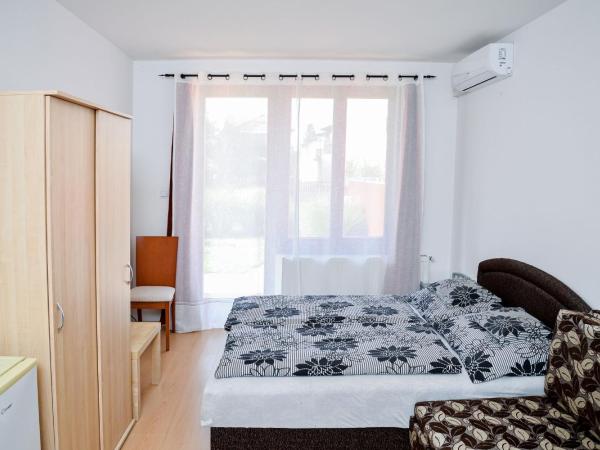SovaApartman : photo 4 de la chambre chambre triple Économique