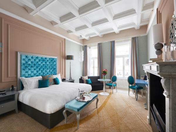Aria Hotel Budapest by Library Hotel Collection : photo 2 de la chambre signature aria - chambre lit king-size avec canapé