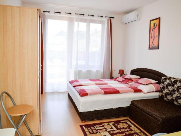 SovaApartman : photo 2 de la chambre chambre triple Économique
