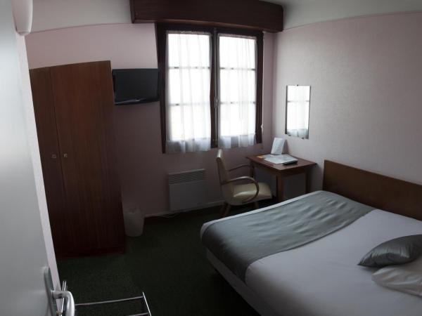 Le Pavillon Bleu Hotel Restaurant : photo 4 de la chambre chambre simple standard avec lit de 120 cm