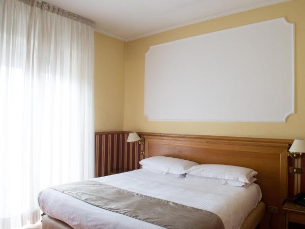 Hotel Leopardi : photo 3 de la chambre chambre quadruple