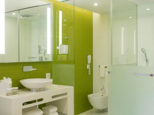 EPIC SANA Algarve Hotel : photo 4 de la chambre chambre double ou lits jumeaux de luxe - vue sur complexe